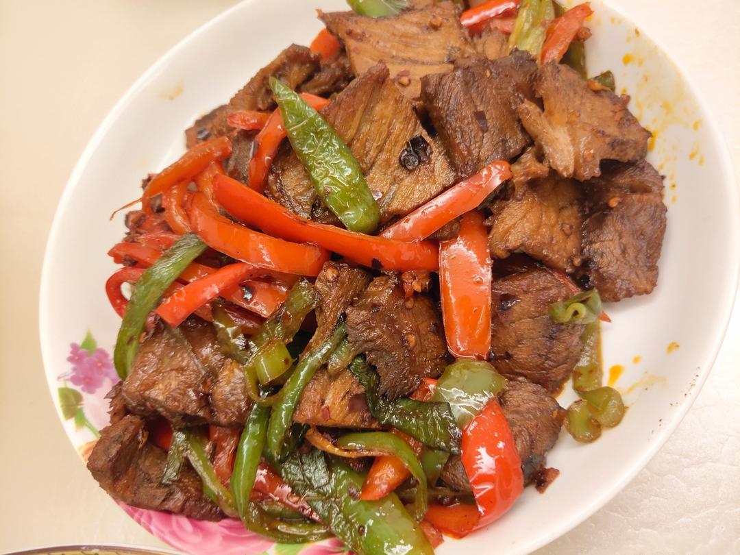 胡萝卜青椒炒牛肉