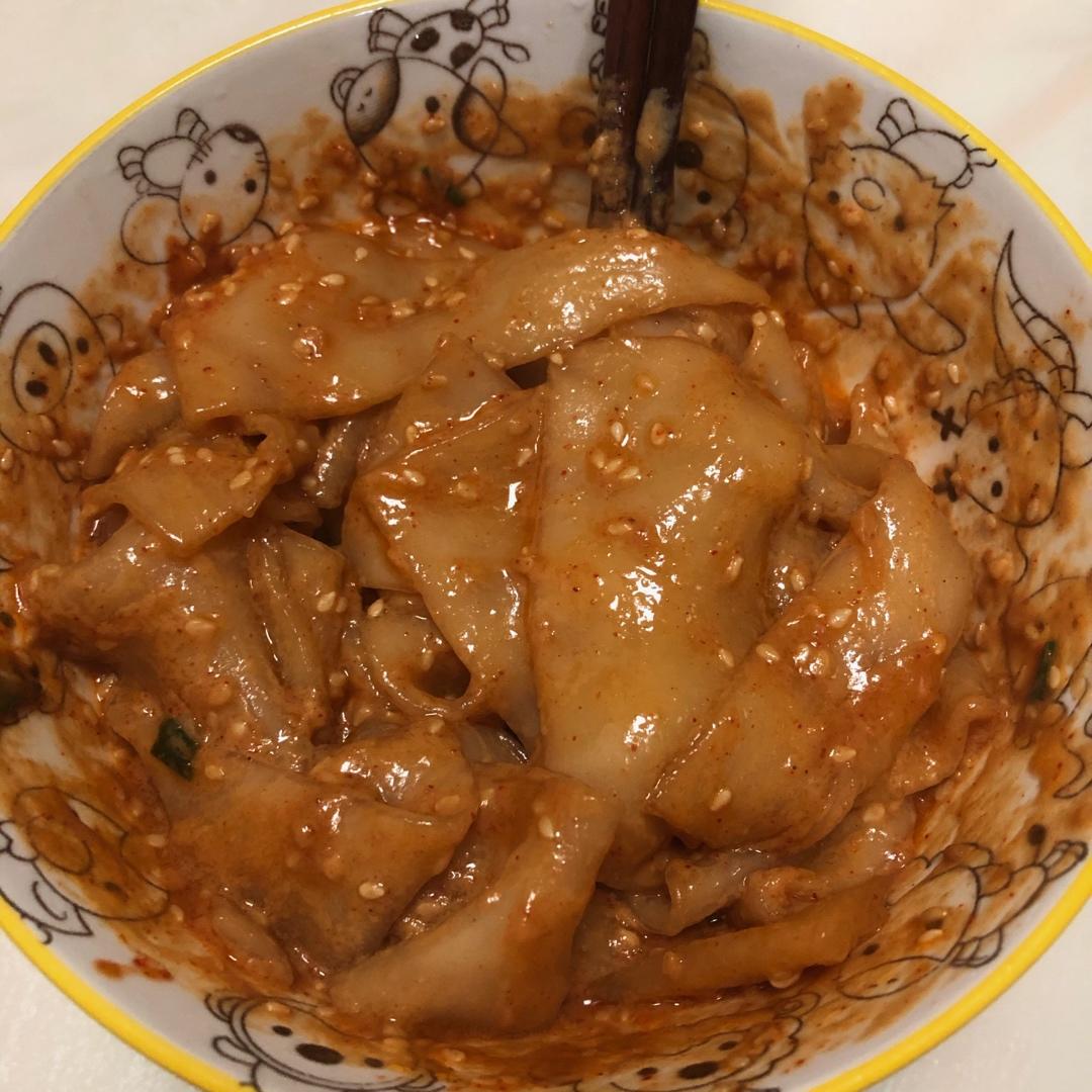 麻酱流汁宽粉
