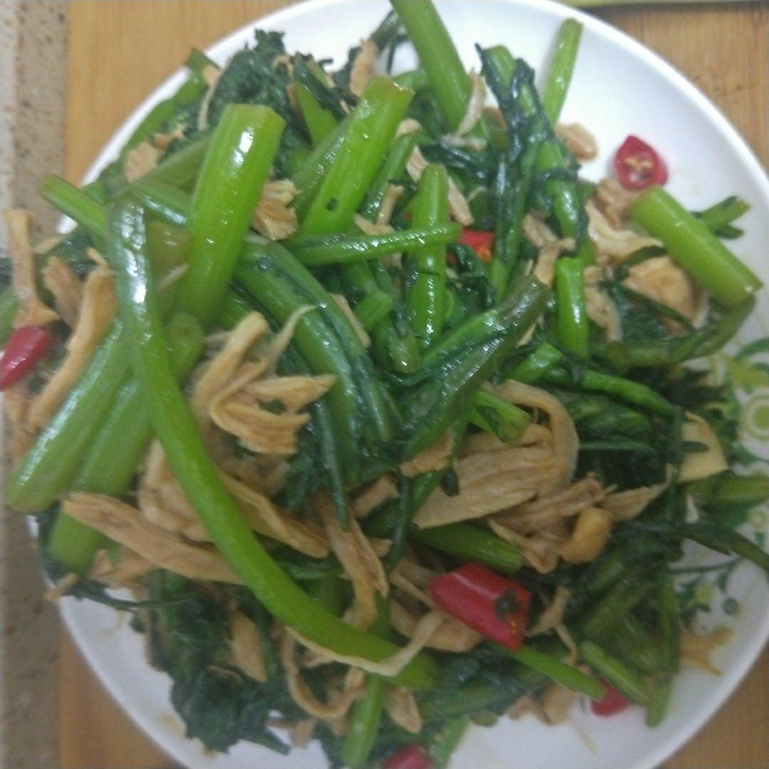 茼蒿拌鸡丝