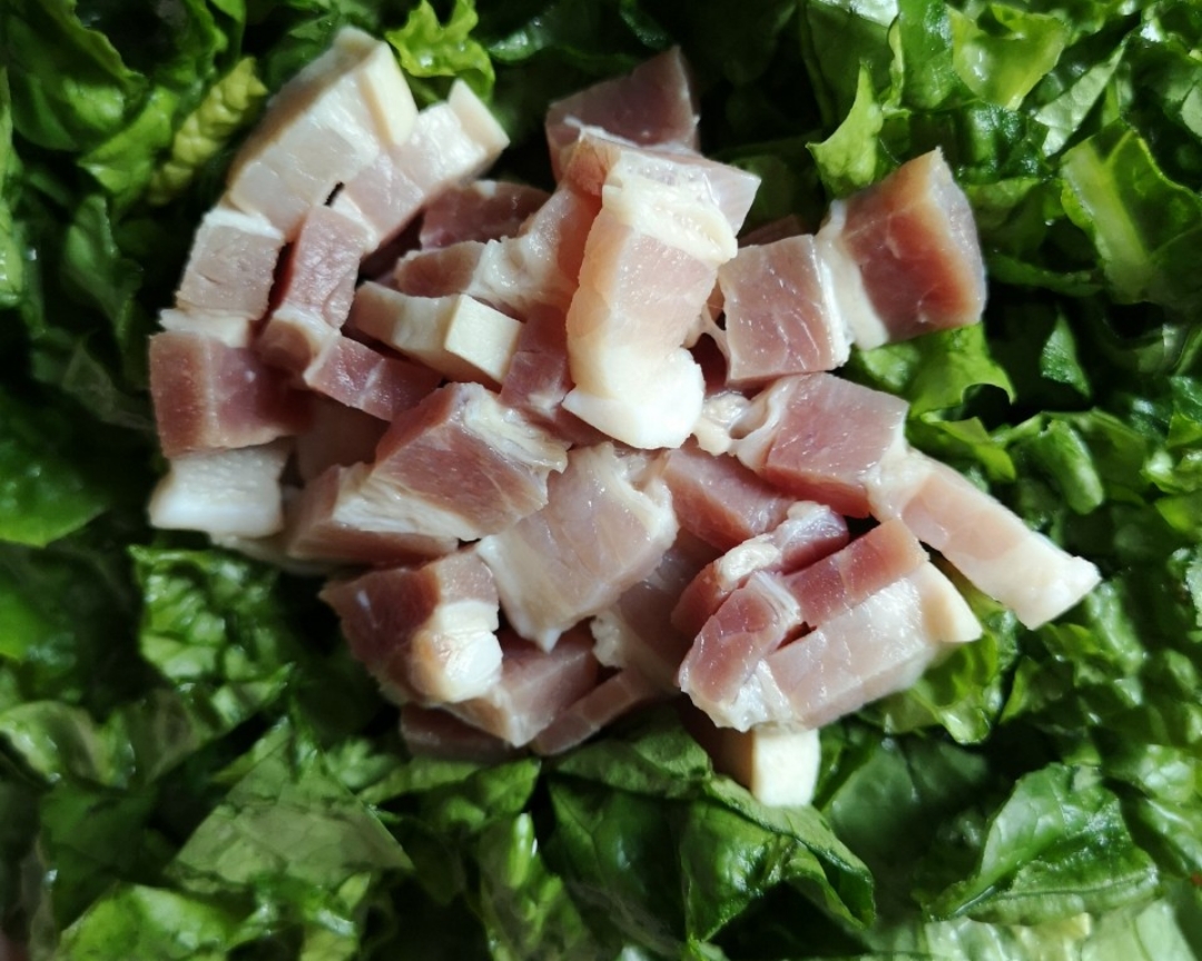 抗疫 咸肉莴笋叶菜饭的做法
