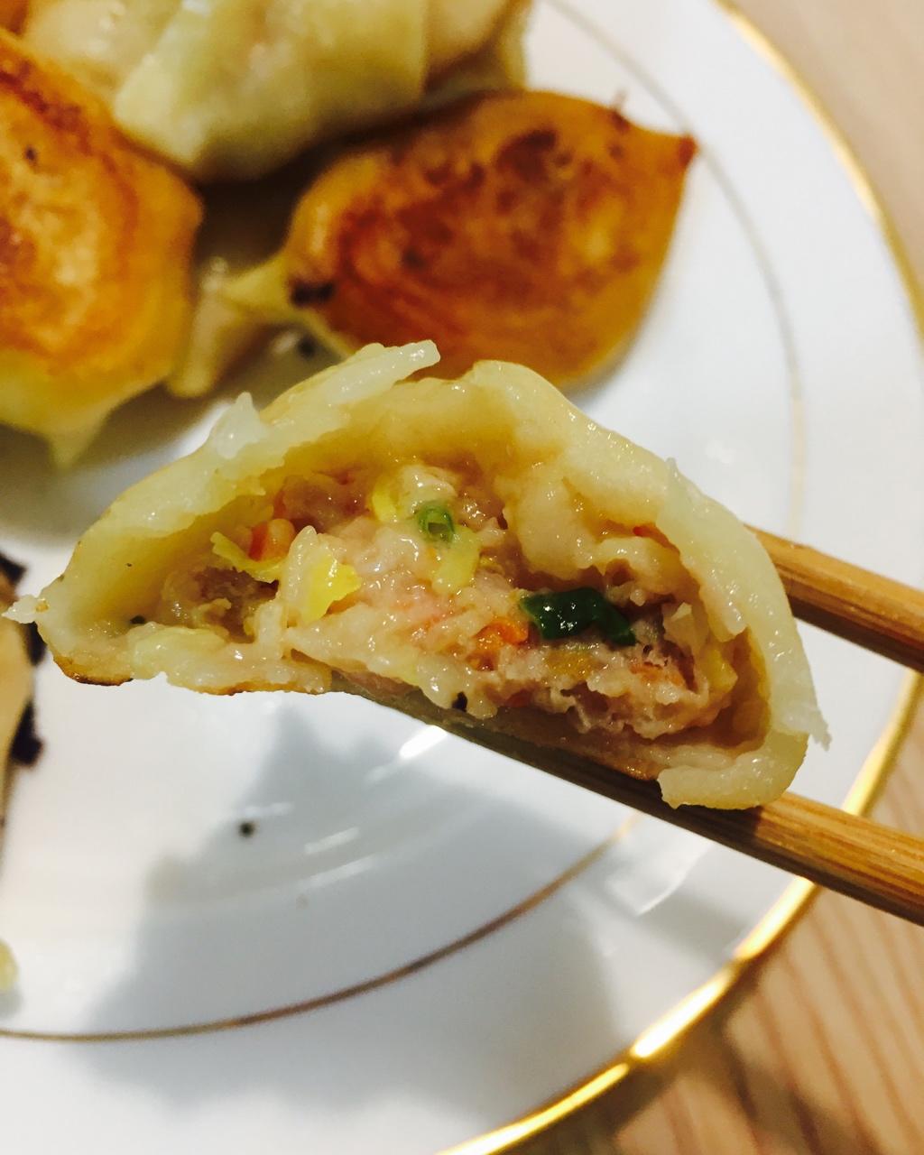 速冻水饺吃腻了吗~变锅贴吧(๑´ڡ`๑)