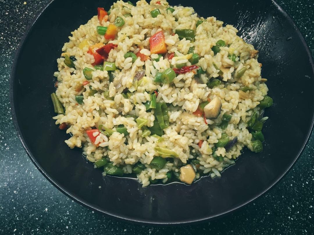 粒粒炒饭（米饭不粘粒粒分明的方法）