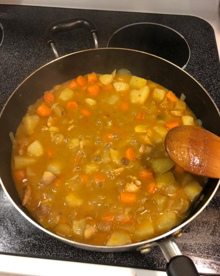 土豆咖喱鸡肉饭