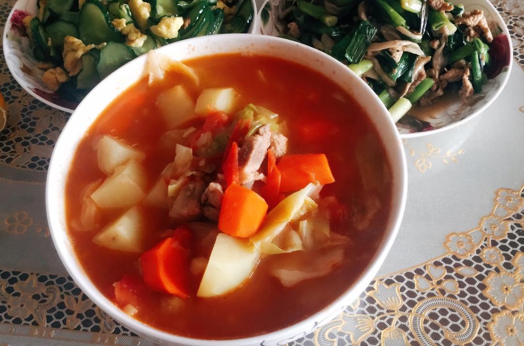 西红柿胡萝卜猪肉营养汤