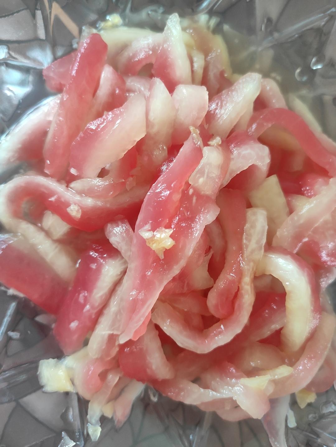 果然是来报恩的🍉酸爽脆口的凉拌西瓜皮也太好吃了吧！