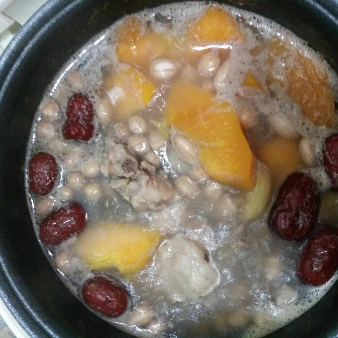 花生排骨煲木瓜