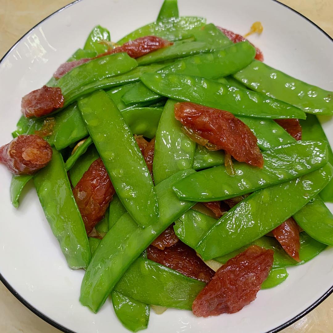 李二琳做的超脆爽的荷兰豆炒香肠