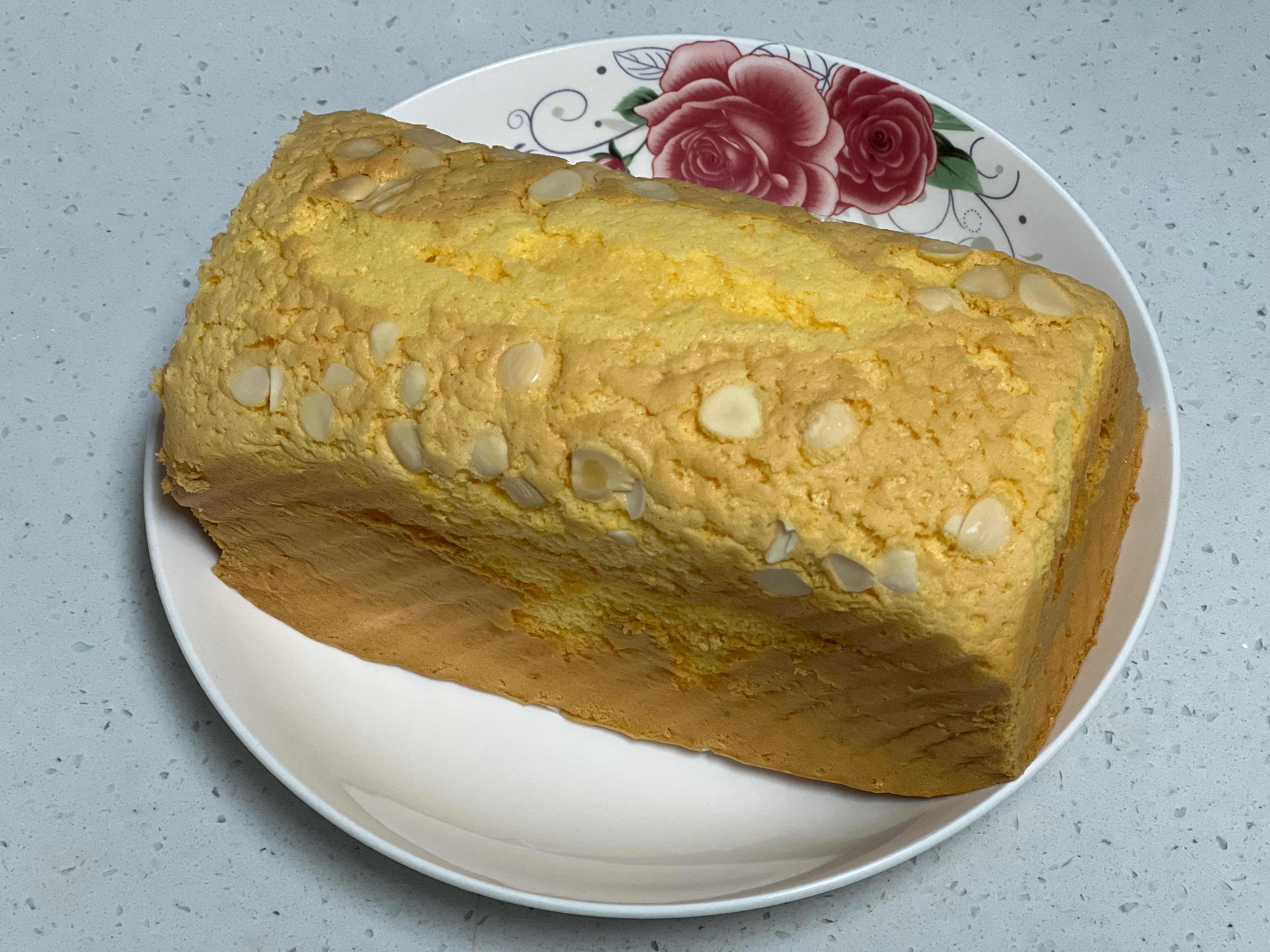 蛋糕店超🔥的金枕蛋糕｜口感绵密🍰松松软软
