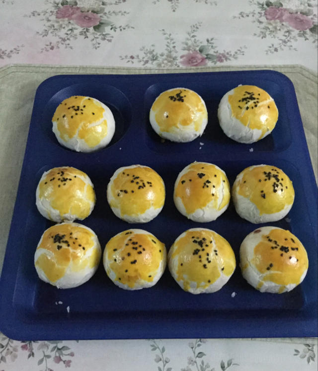 蛋黄酥