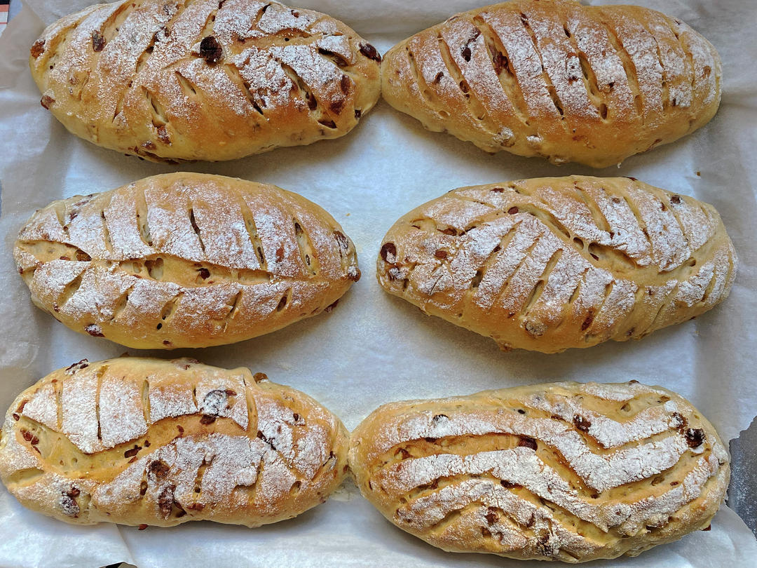 全麦蔓越莓核桃软欧包