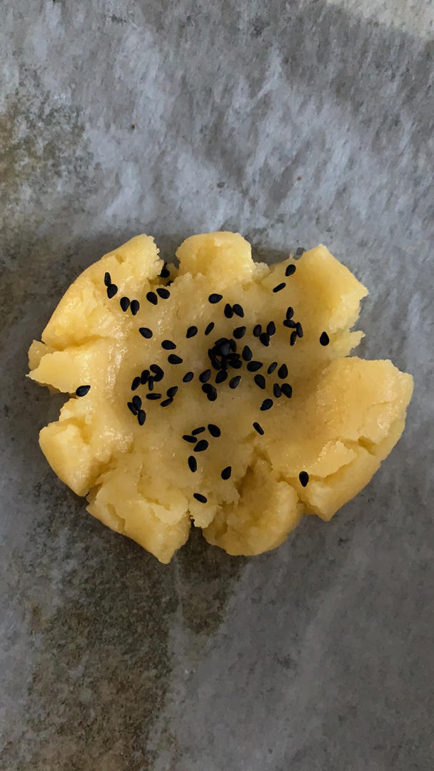 轻轻一按就碎掉的原味桃酥（不输猪油版）