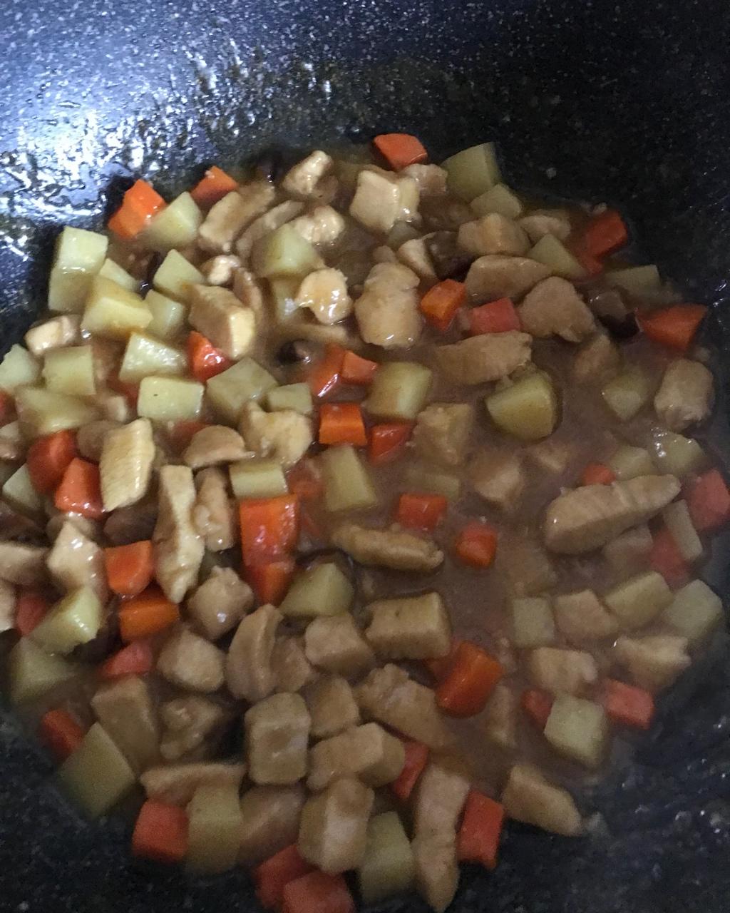 咖喱鸡肉饭