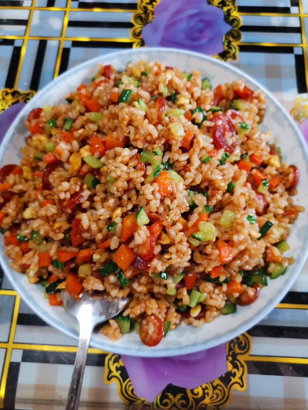 广式腊肠炒饭