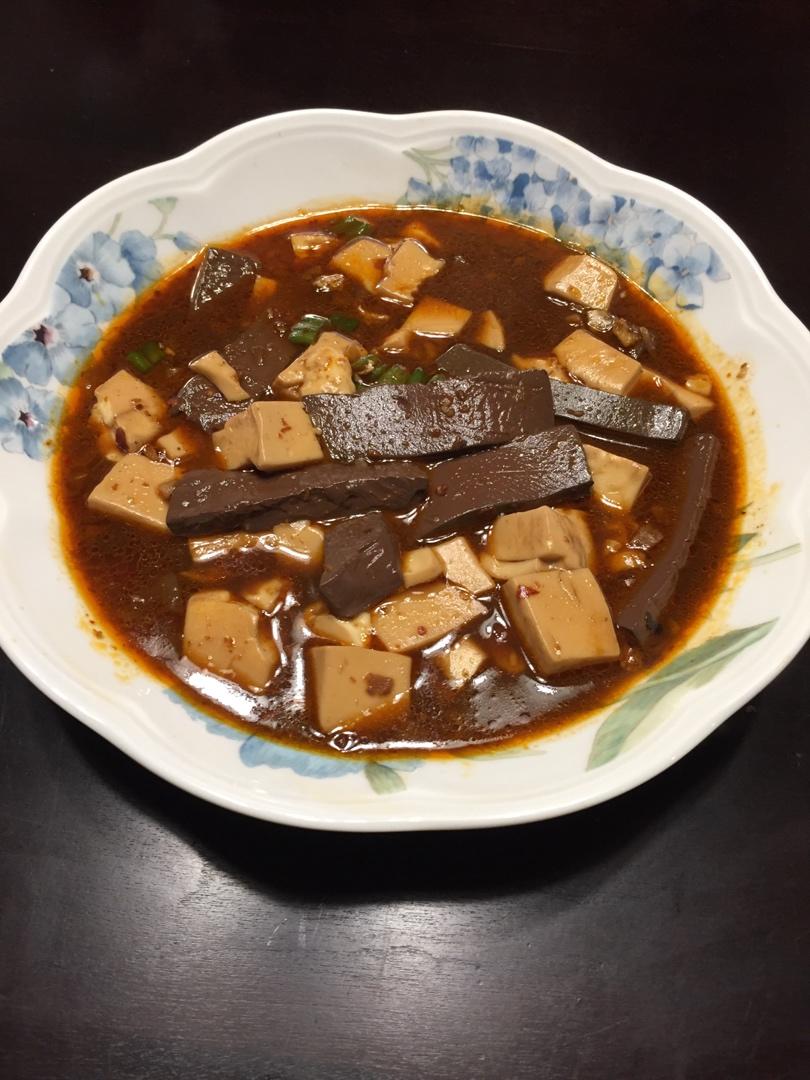 超级好吃的鸭血豆腐