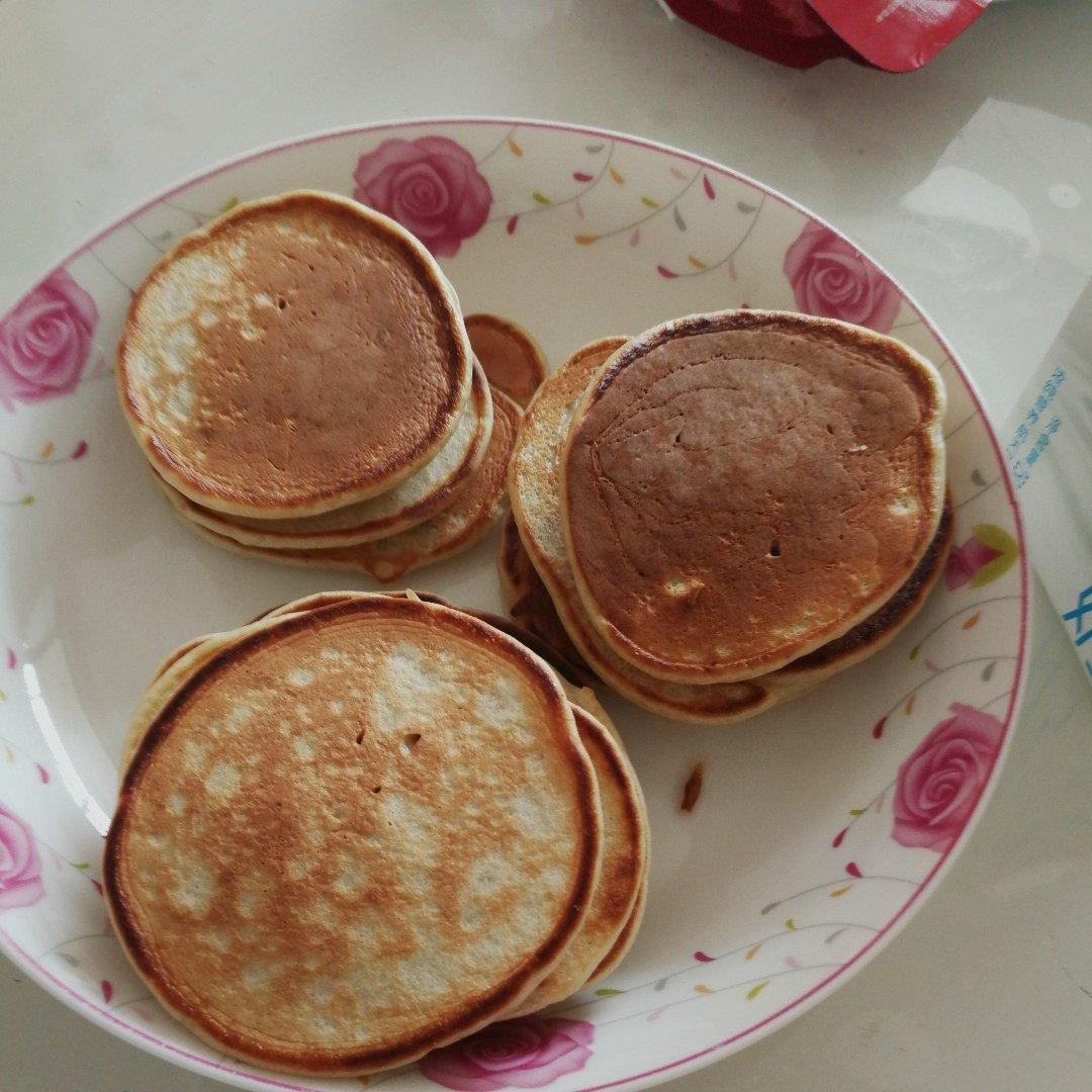 我的青春闪了腰做的香蕉牛奶鸡蛋饼