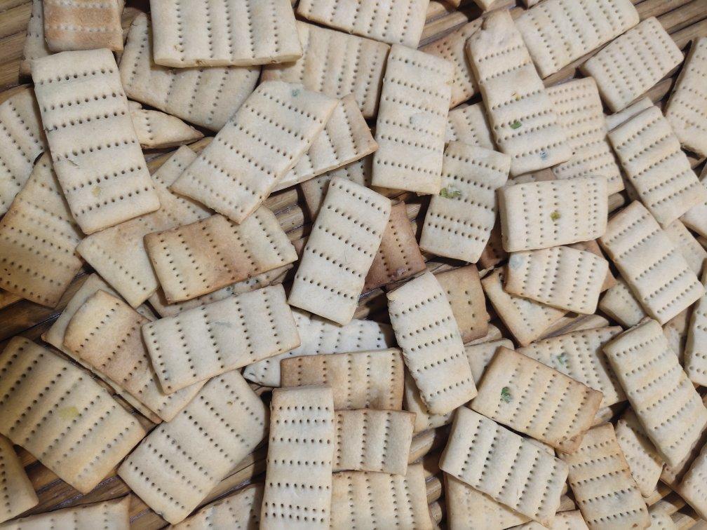 无糖香葱苏打咸饼干