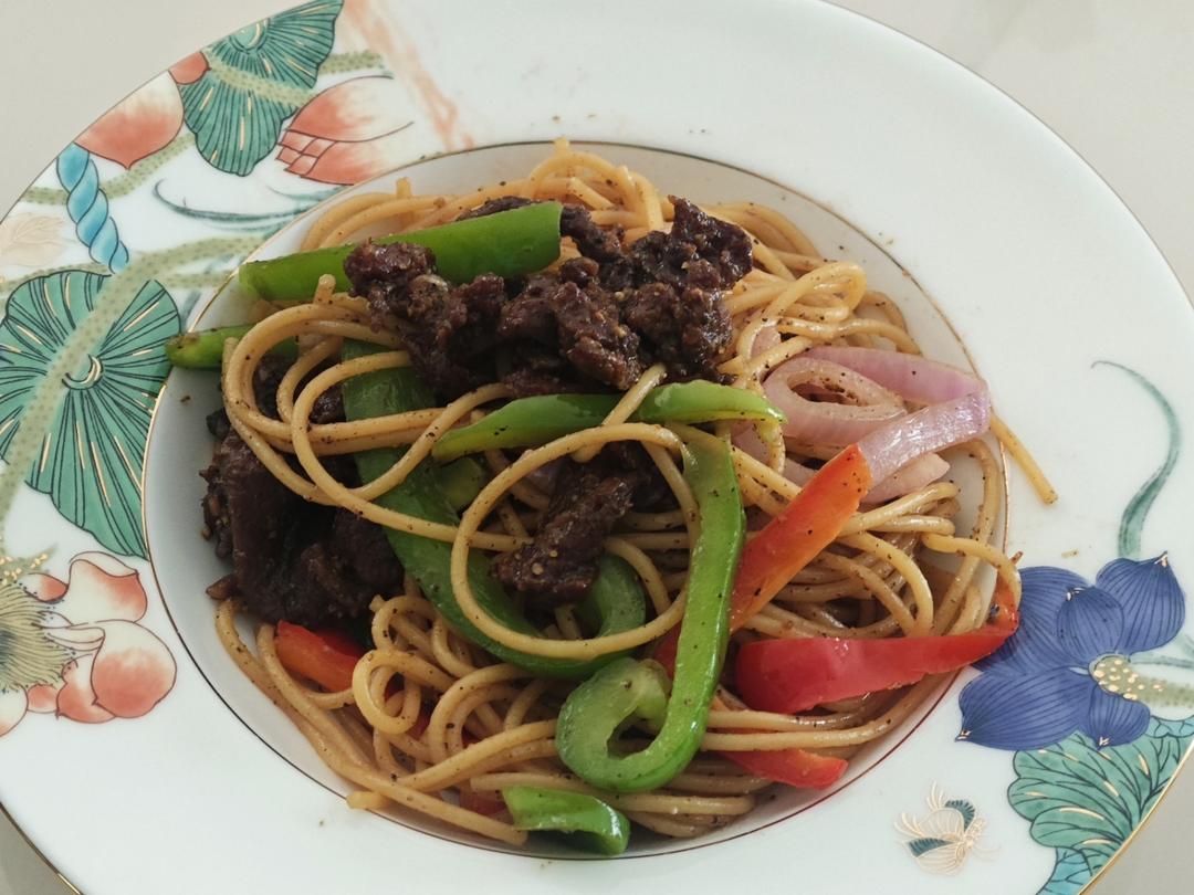 味道不输西餐厅的黑椒牛柳意面