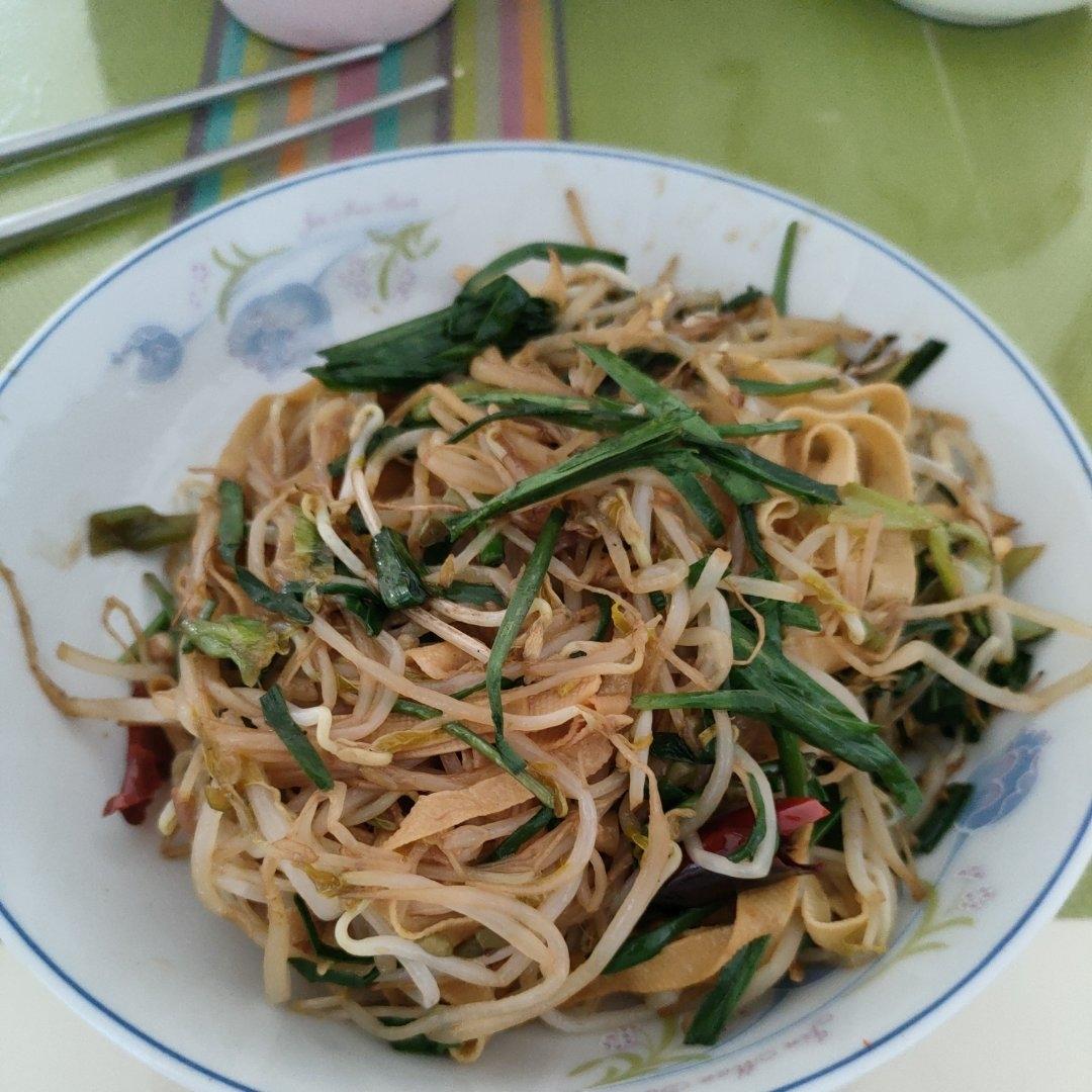 豆芽韭菜炒干豆腐