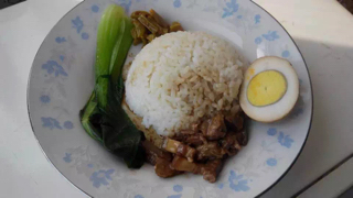 做一碗正宗的台湾卤肉饭