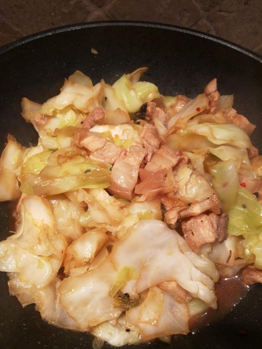 超香的猪肉手撕包菜（大火速炒 包菜清脆）