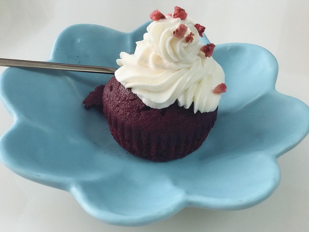 正宗红丝绒cupcake—马斯卡彭奶油霜
