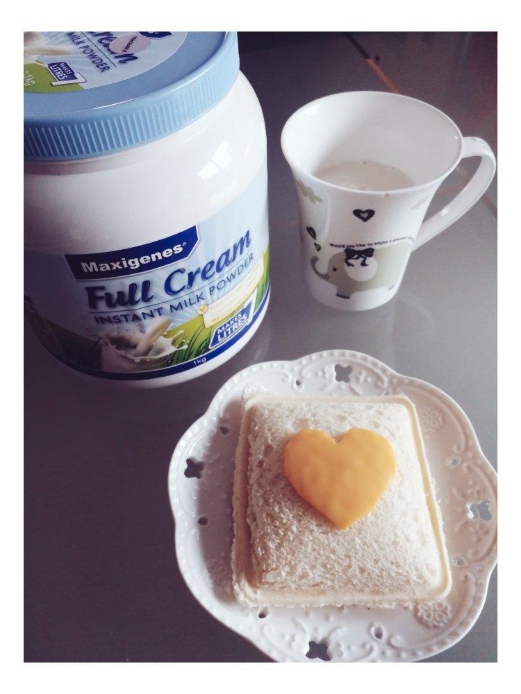 金枪鱼沙拉酱口袋三明治