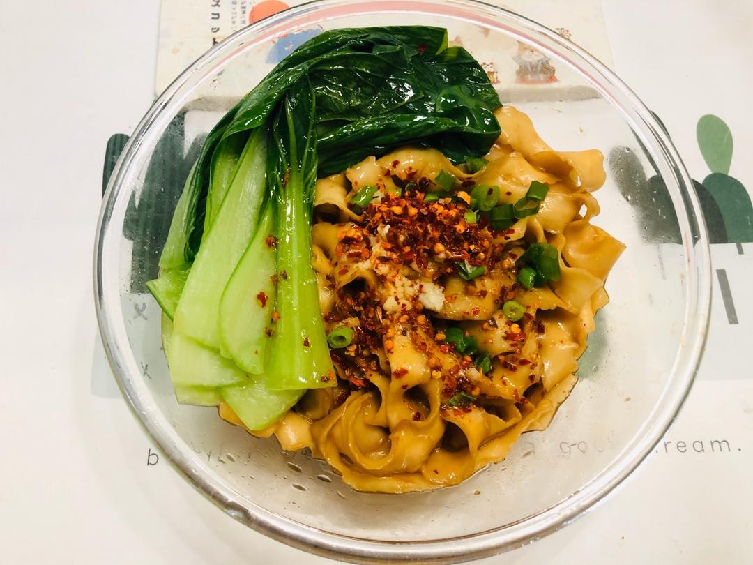 十分钟就能吃上的超简单油泼面