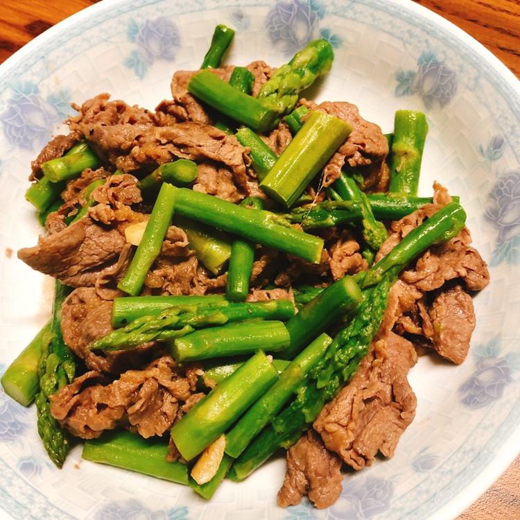 黑椒牛肉炒芦笋