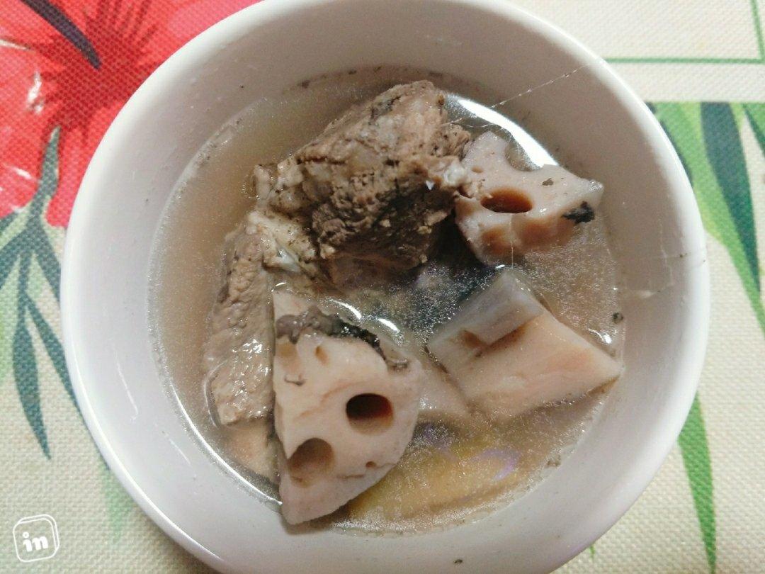 鱼胶排骨汤