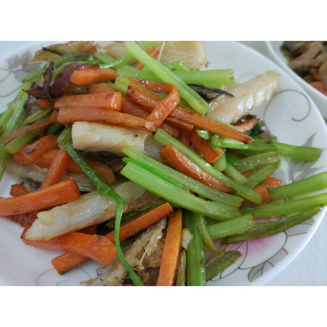 芹菜炒鳗鲞