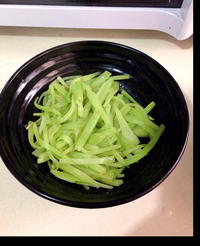 清炒莴笋丝
