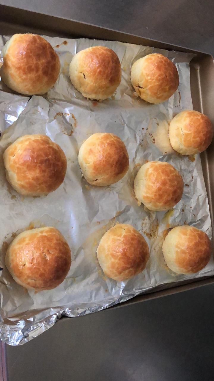 凤凰果——凤梨蛋黄酥