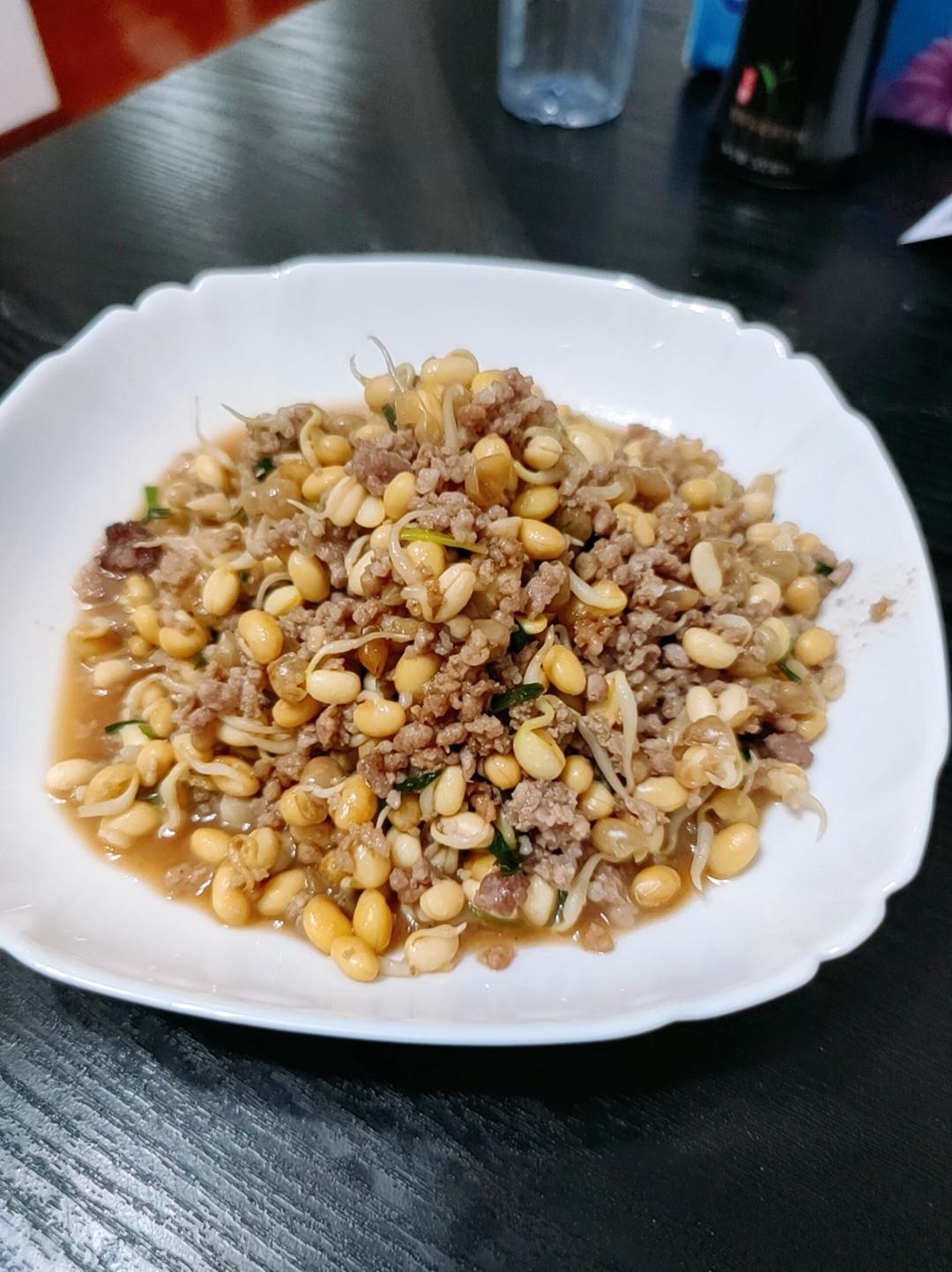 肉炒黄豆芽