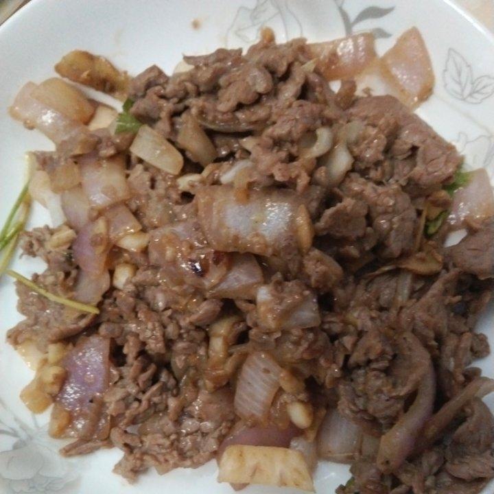 牛肉炒洋葱