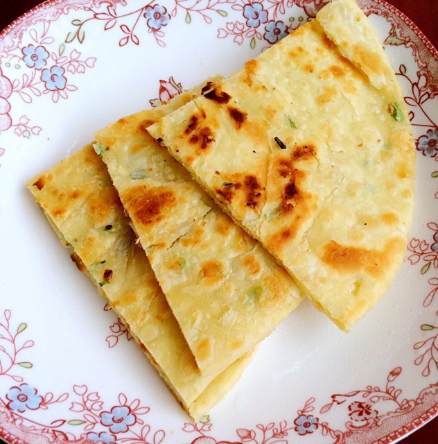 梦宝爱厨房做的葱花烙饼