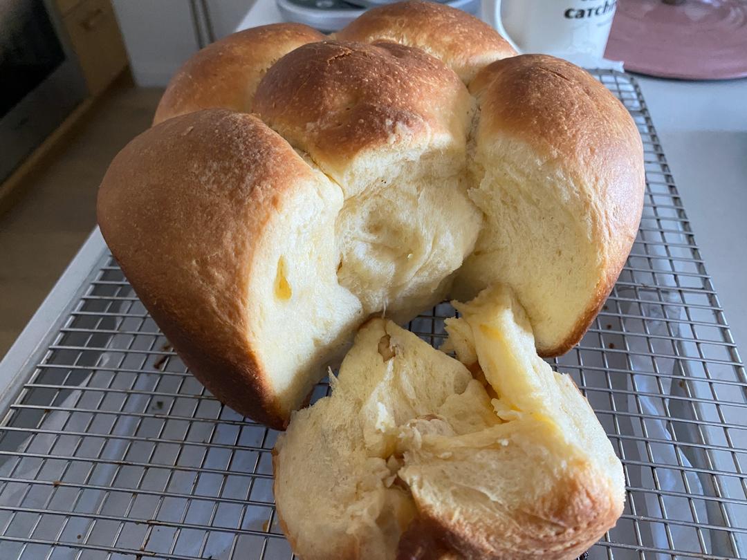吃过这个黄油面包Brioche，你很难再爱上街边蛋糕店的面包店