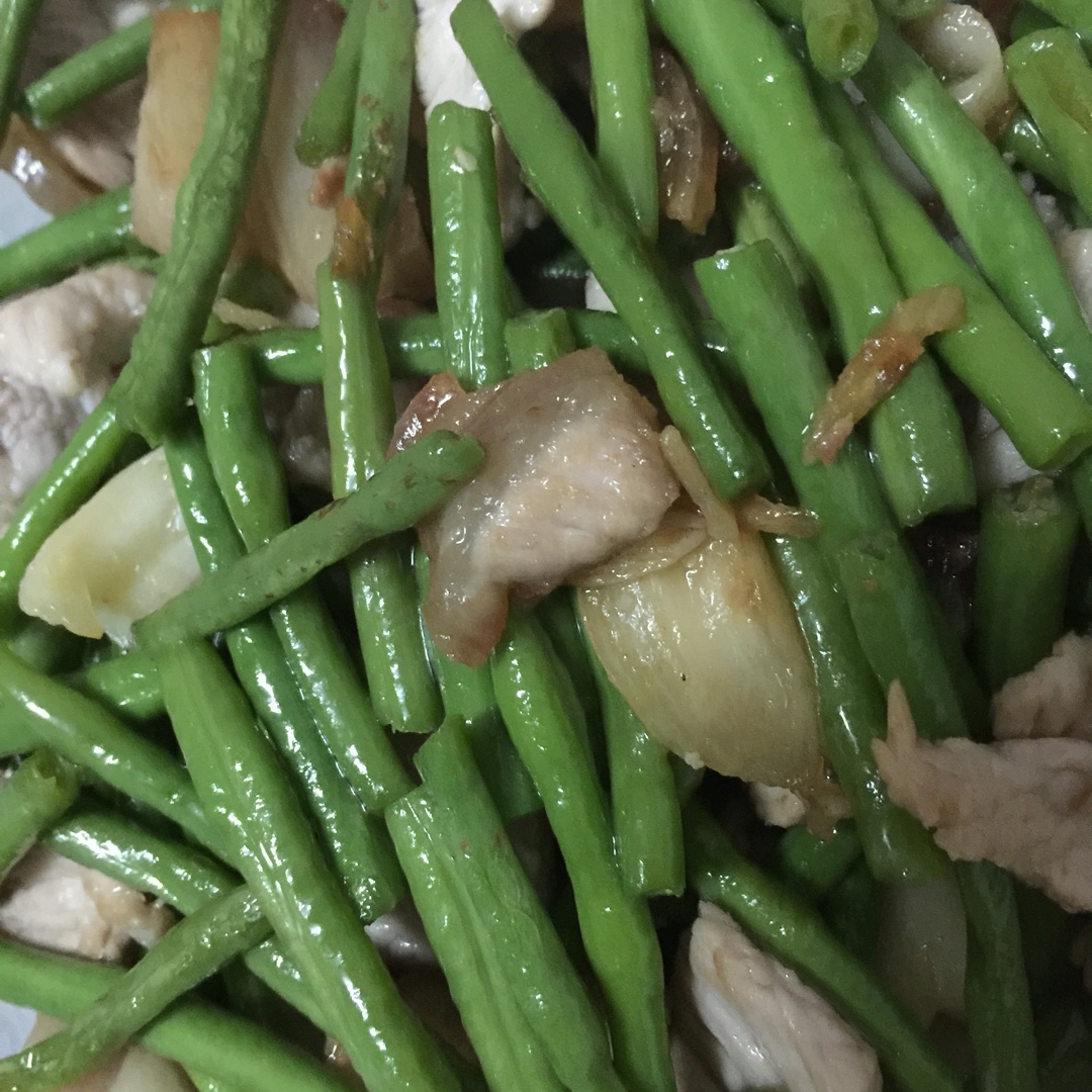 囧墨汁做的豆角炒肉