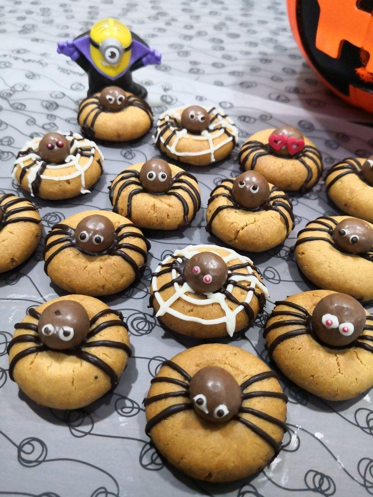 万圣节蜘蛛花生酱曲奇