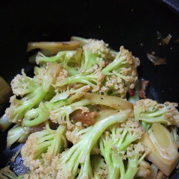 老丁的私房菜-干锅花菜