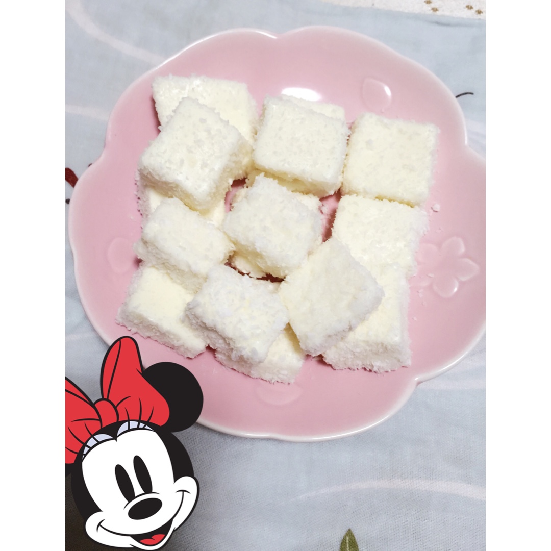 椰丝牛奶小方糕