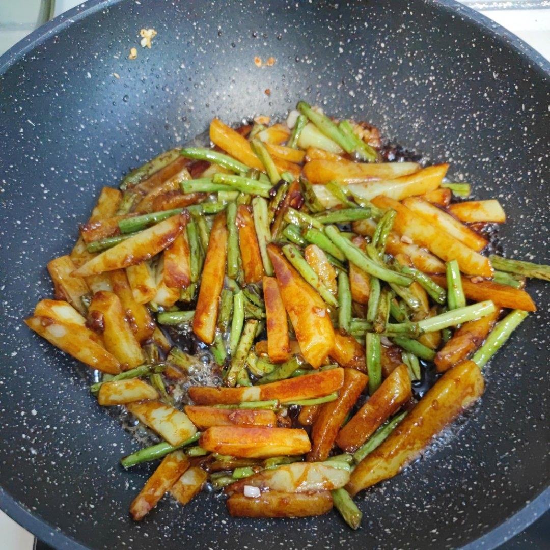 干煸豆角土豆