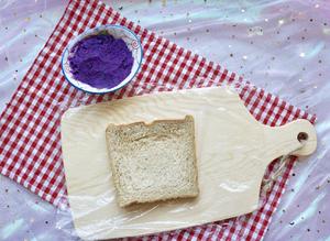 紫薯吐司卷的做法 步骤2