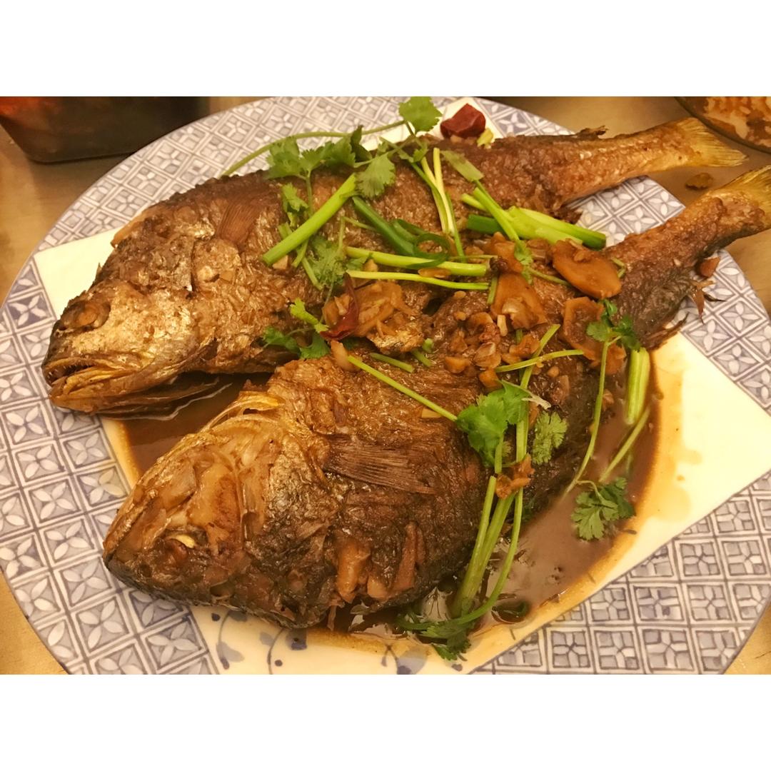 红烧黄鱼—鱼皮不破的小窍门