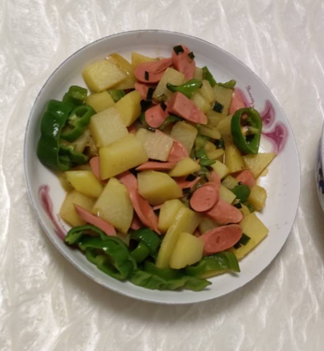 土豆片炒火腿肠