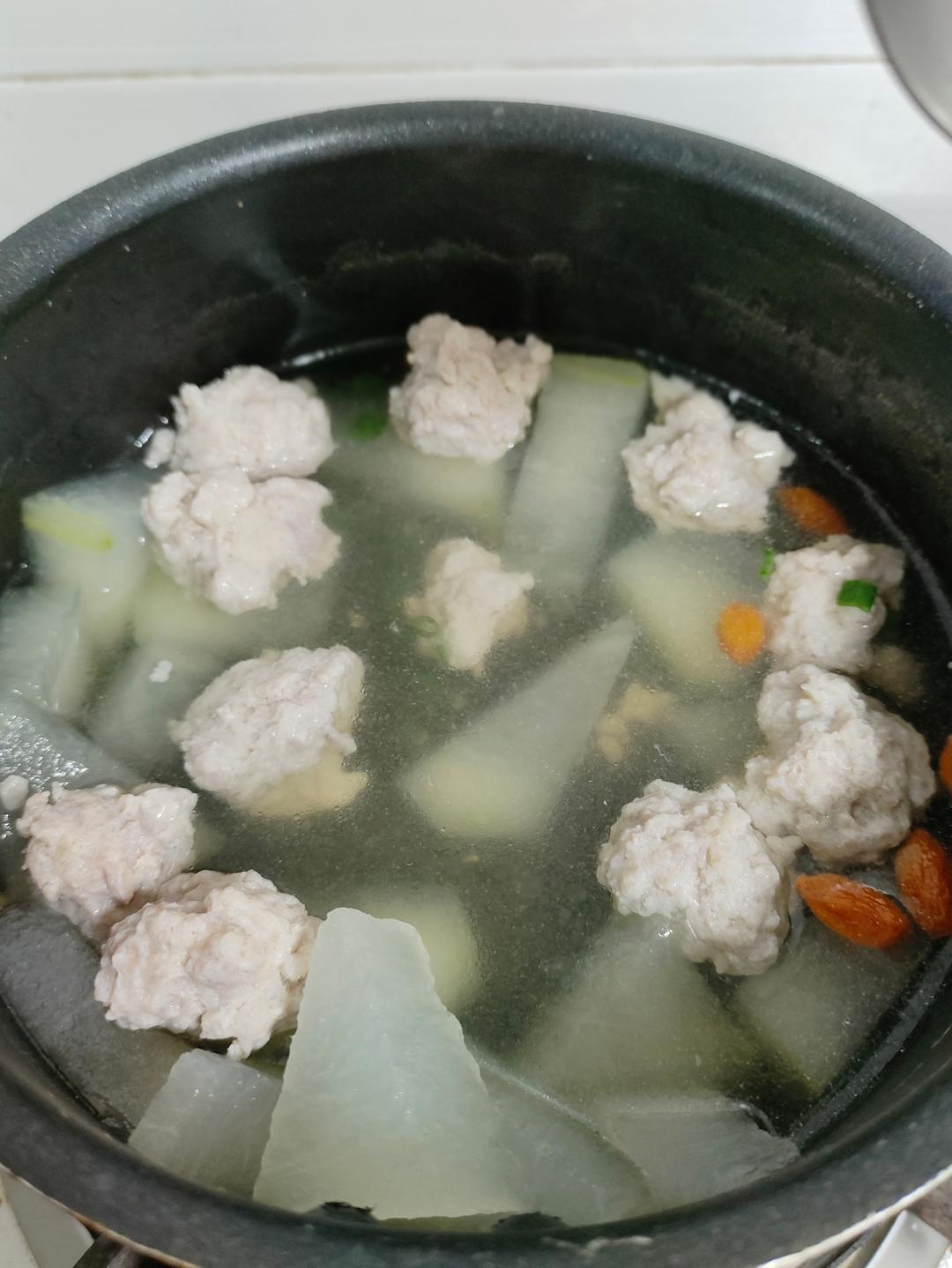巨鲜美的冬瓜丸子汤