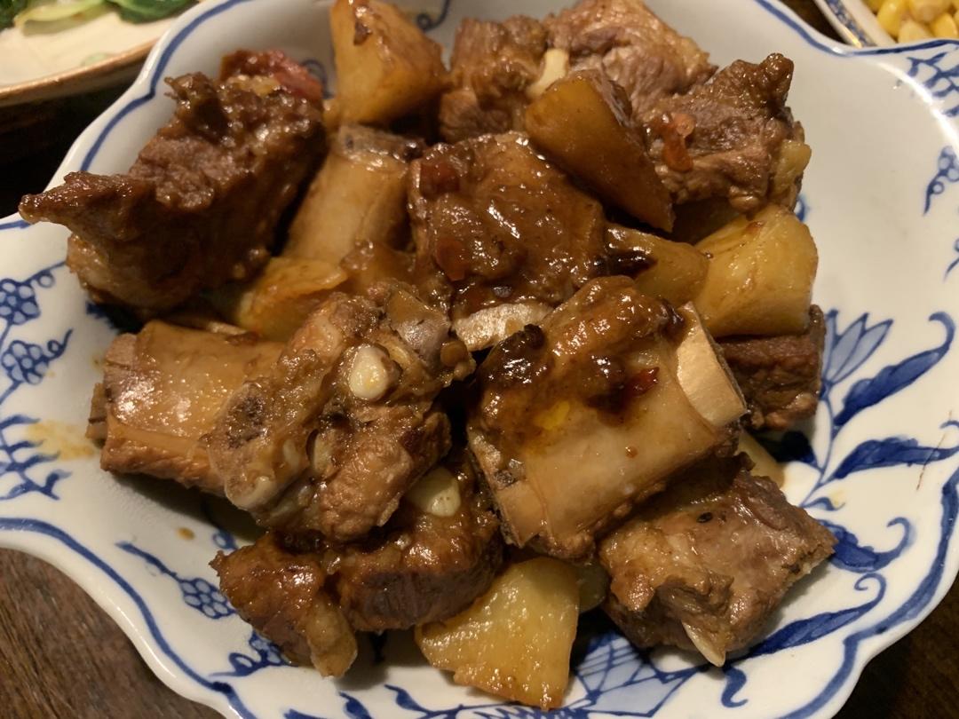川味土豆烧排骨