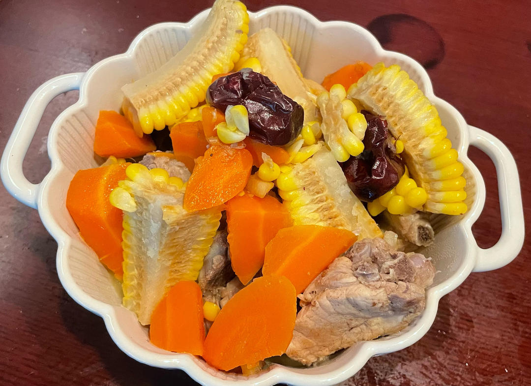 连吃三碗的玉米山药排骨汤