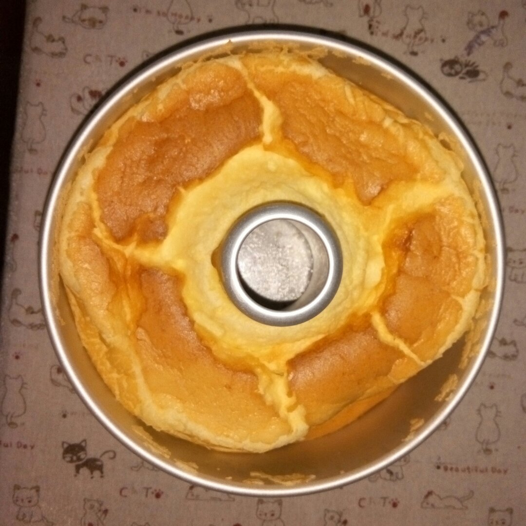 淡奶油戚风～柔软细腻奶味十足