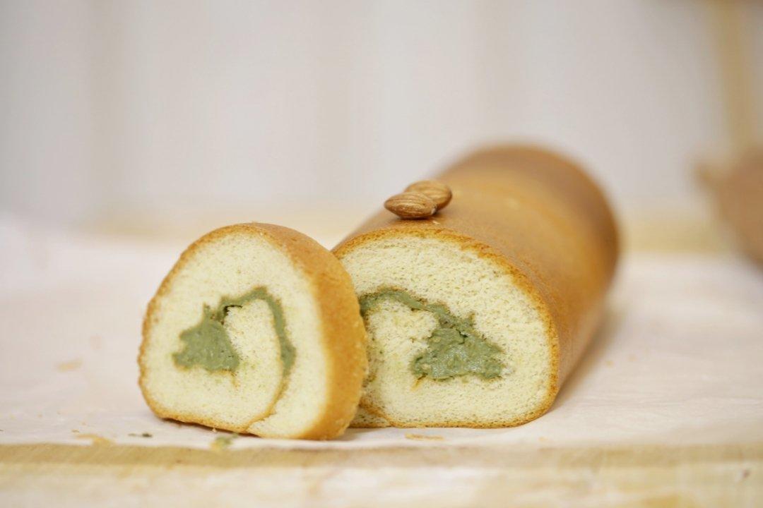 材料最简单的【低卡蛋糕卷】卡仕达戚风卷