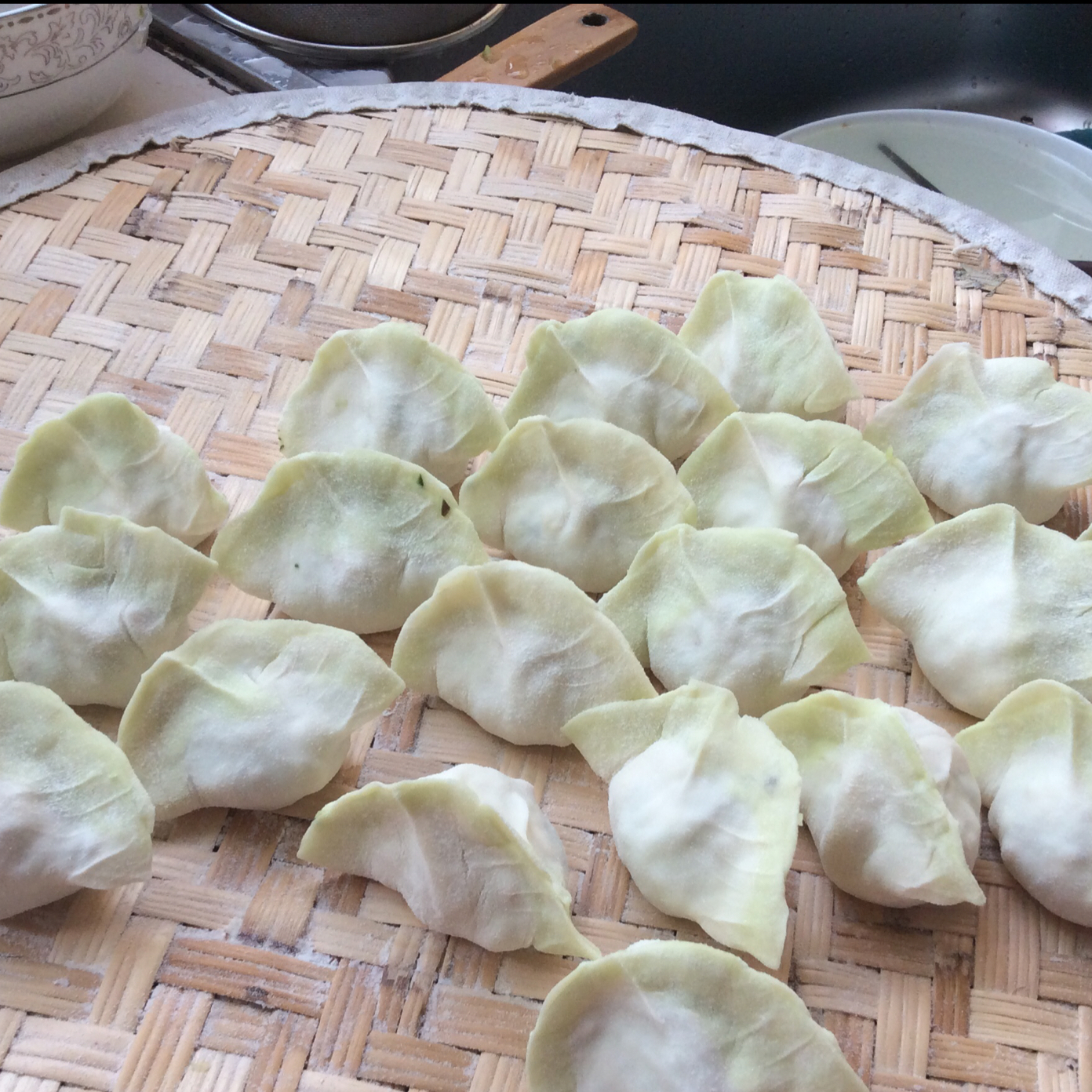 翡翠白玉白菜饺子详细版（附翡翠白玉白菜饺子包法，翡翠白玉饺子皮两种制法，面包机和面，翡翠白玉烧卖，各种馅料搭配）